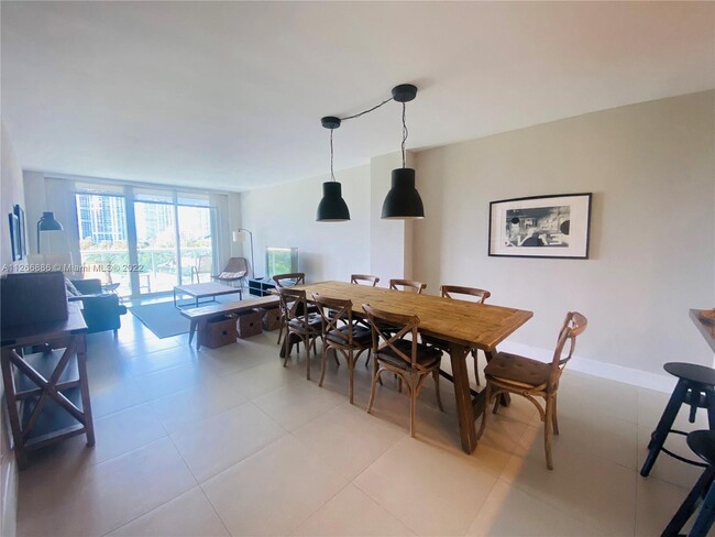 Dining Area - 19370 Collins Ave