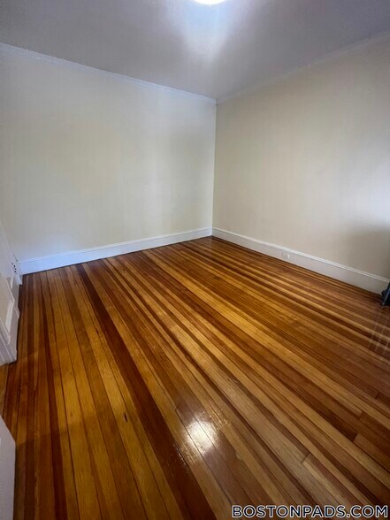 Building Photo - 143 Freeman St