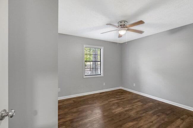 Building Photo - Three Bedroom Ranch w/ Basement in Dover w...