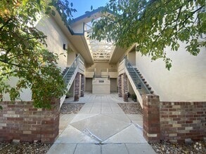 Building Photo - 8767 E Dry Creek Rd