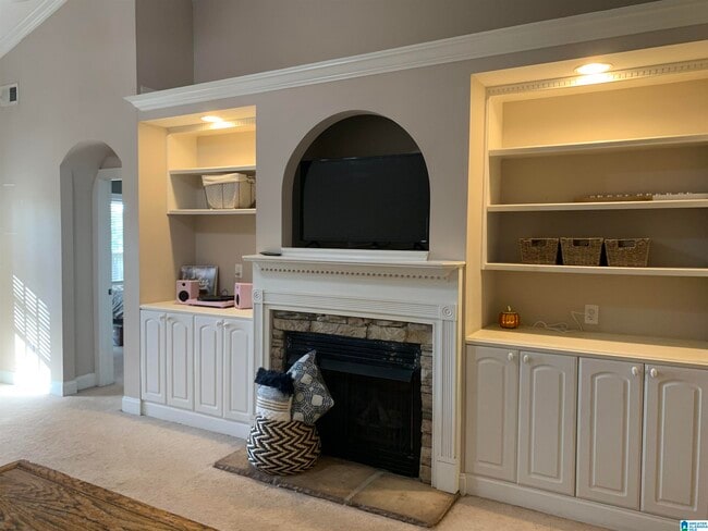 Building Photo - 5639 Colony Ln