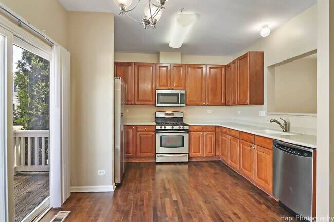 Building Photo - 719 Hanbury Dr