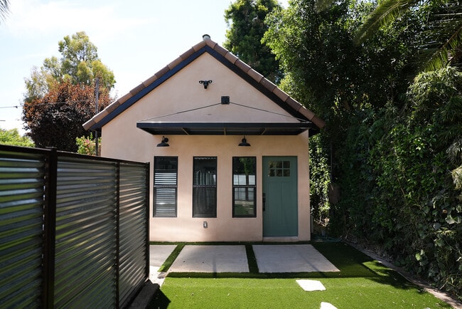 Building Photo - 6008 Melvin Ave