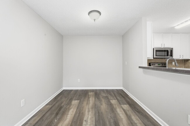 Building Photo - 3650 Ashford Dunwoody Rd