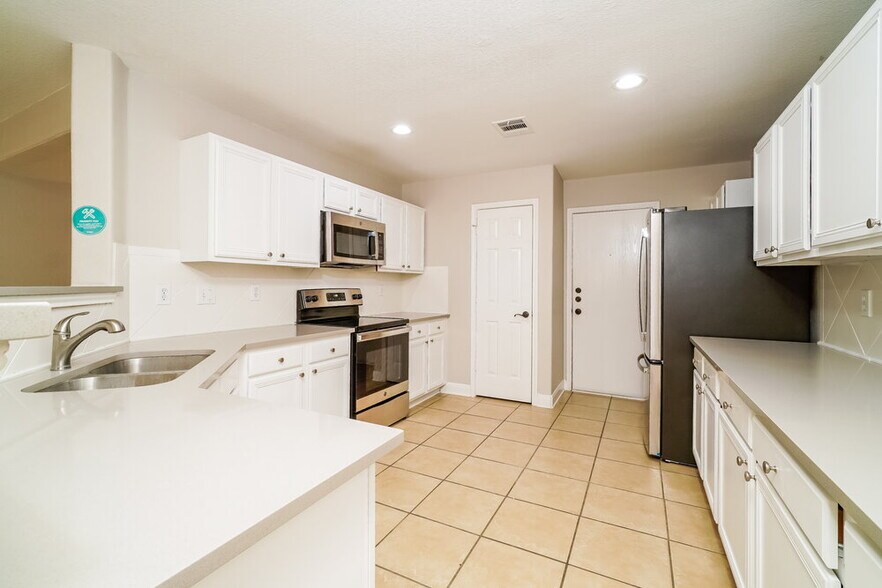 Building Photo - 101 Cermeno Cove