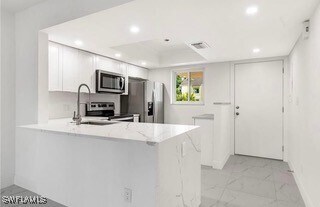 Building Photo - 1018 Manatee Rd