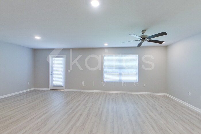 Building Photo - 4758 Malay Cir