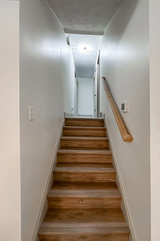 Building Photo - 922 N 122nd St