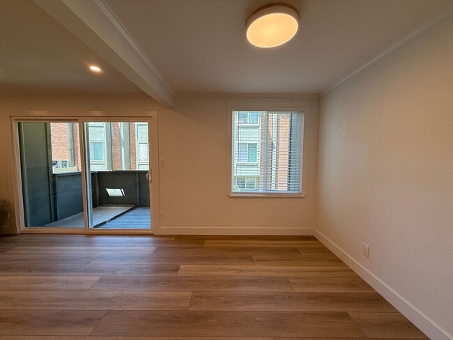 Building Photo - Newly Updated Condo in SLC!