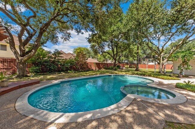 Building Photo - 15826 Jamie Lee Dr