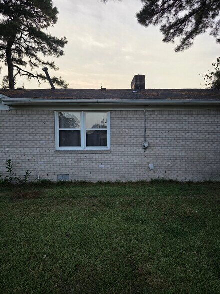 Building Photo - 1317 Roosevelt Blvd