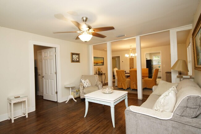 Building Photo - 37 Magnolia Ave SE