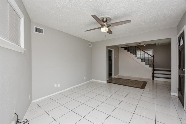 Building Photo - 2509 Oakcliff St