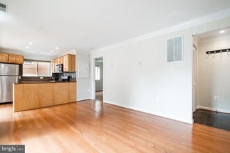 Building Photo - 416 S Veitch St