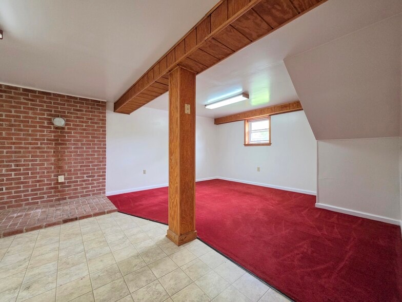 Building Photo - 909 Hannah Dr