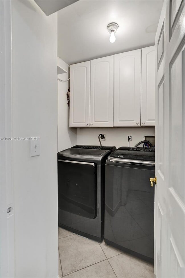 Building Photo - 3745 Piccadilly St