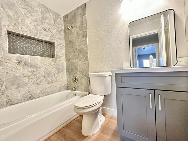 Building Photo - 4781 W Harrison St