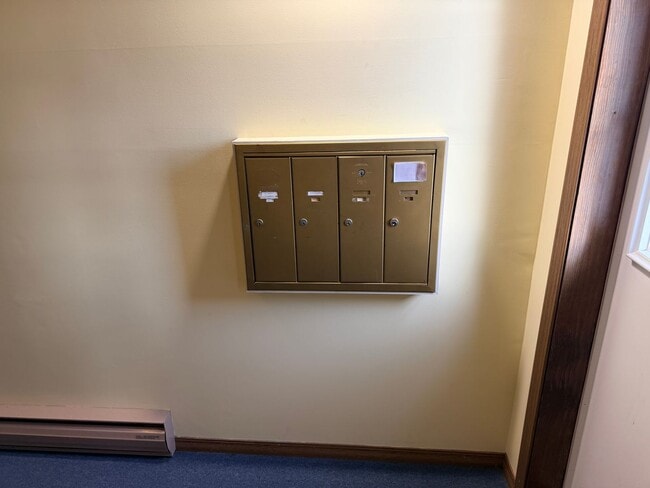 Building Photo - 806 Kentwood Dr