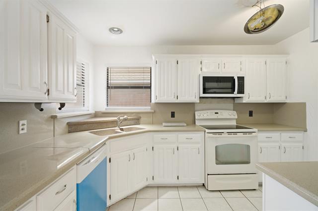 Building Photo - 750 Rosehill Ln