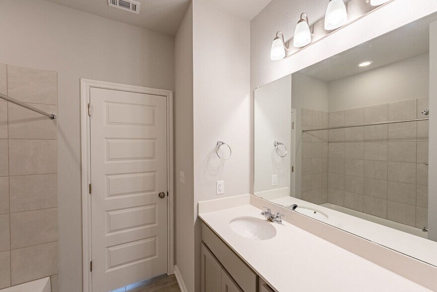 Building Photo - 12411 Zenyatta Dr