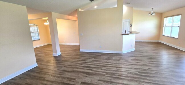 Building Photo - 2061 Big Buck Dr