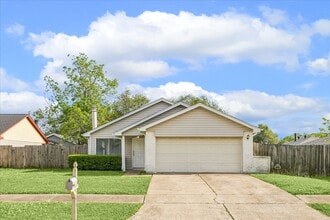 Building Photo - 10143 Towne Mist Dr