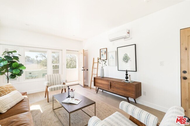 Building Photo - 5847 1/2 Ernest Ave