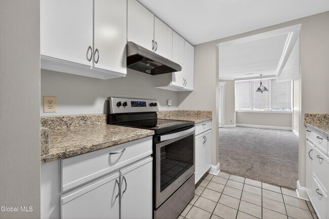 Building Photo - 17 Derby Dr