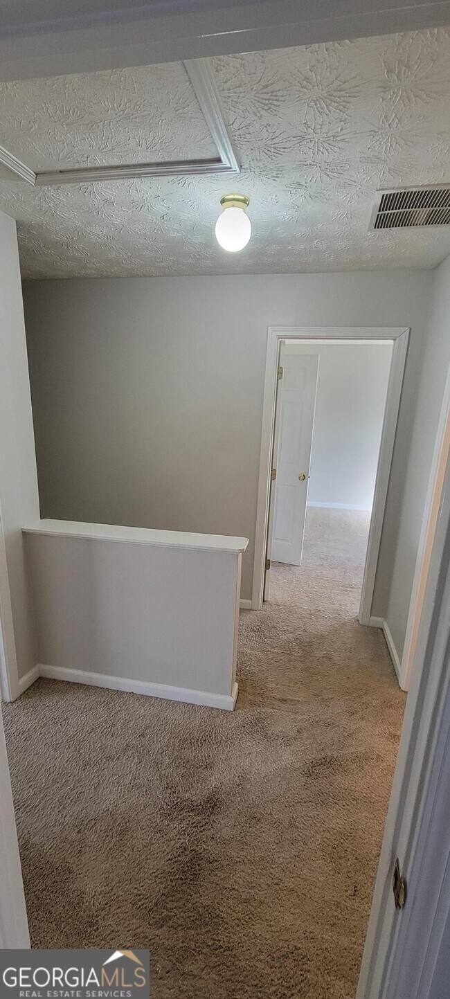 Building Photo - 6390 Alford Cir