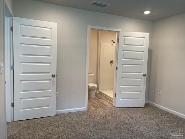 Building Photo - 8665 Pathstone Blvd