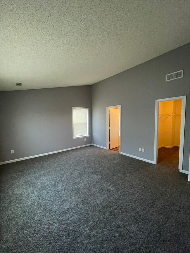 Building Photo - Franklin Twp 4 BR + loft