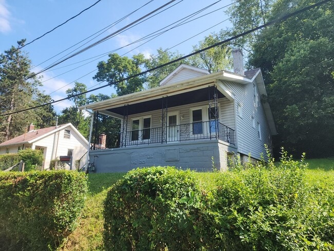 Building Photo - 4 BR home with first-floor living, new roof, and a private-feeling backyard in Lincoln Place