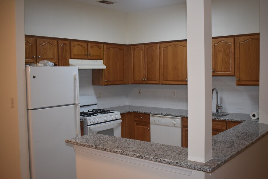 Building Photo - 815 Dominick Ct