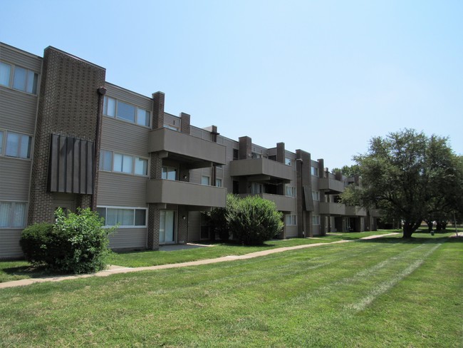Primary Photo - Bruin Village