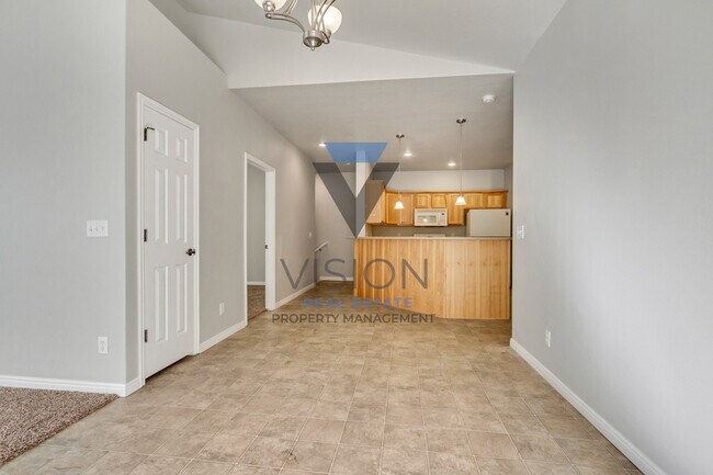 Building Photo - 1077 Canyon Meadow Dr