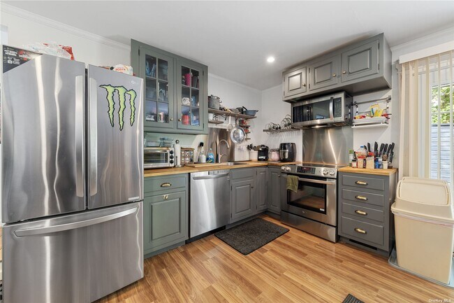 Building Photo - 1 Andrew Ct