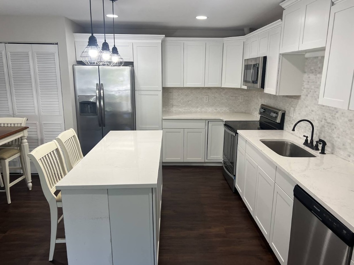 Building Photo - 1258 Pine Ridge Cir W