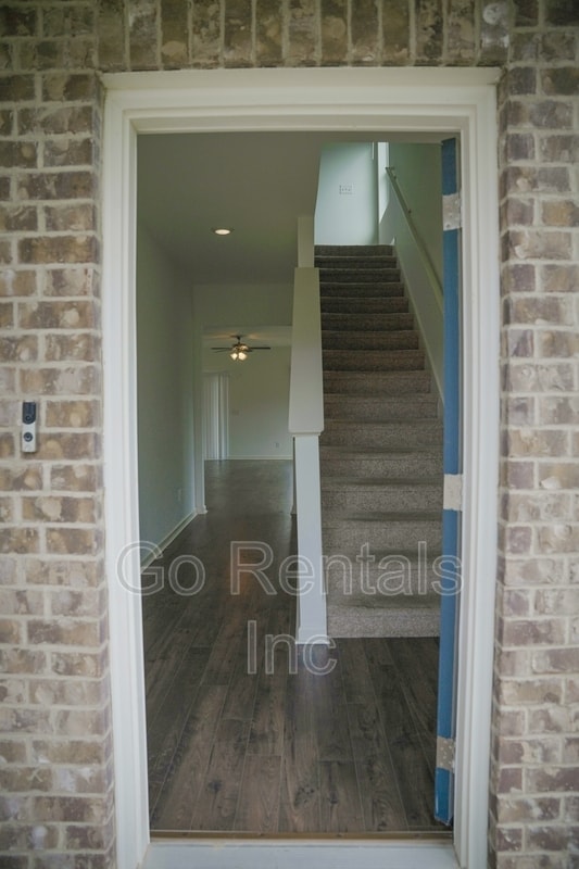 Building Photo - 432 Crossbridge Rd