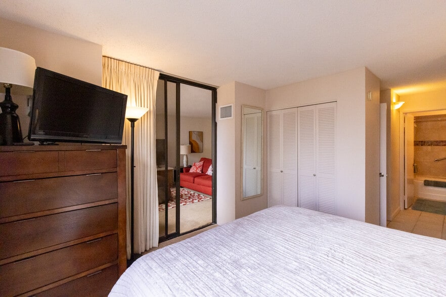 Building Photo - 1778 Ala Moana Blvd