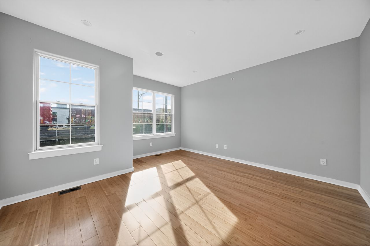 Building Photo - 1518 S 25th St