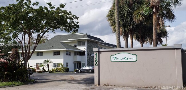 Building Photo - 4200 NW 3rd Ct