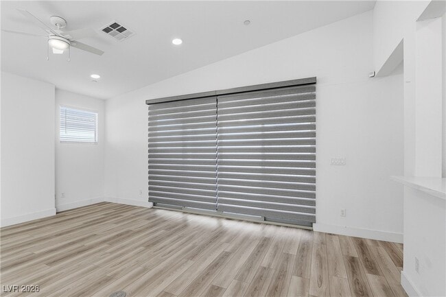 Building Photo - 9958 Valley St