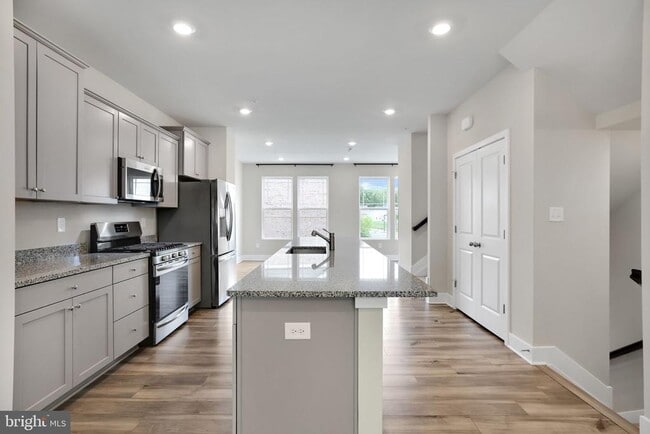 Primary Photo - 2782 Bridgewater Dr
