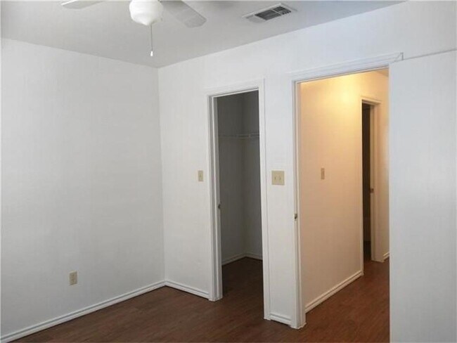 Building Photo - 1027 Sagewood Trail