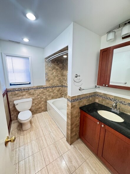 Building Photo - 6409 Granton Ave