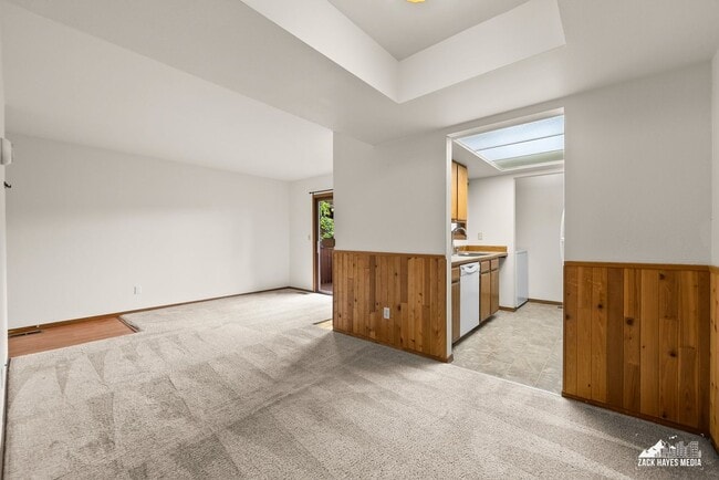 Building Photo - 7242 Foxridge Cir