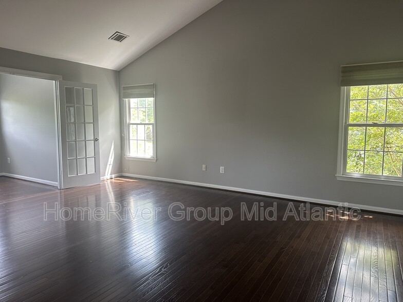 Building Photo - 8308 Holly Haven Ln