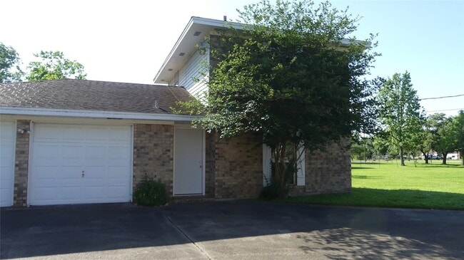 Primary Photo - 15606 Santa Fe Dr