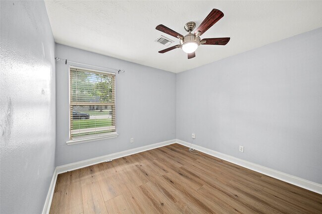Building Photo - 2935 Auburn Dr