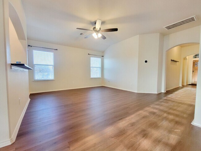 Building Photo - Beautiful 4 BR / 2 BA Home for Rent in Austin